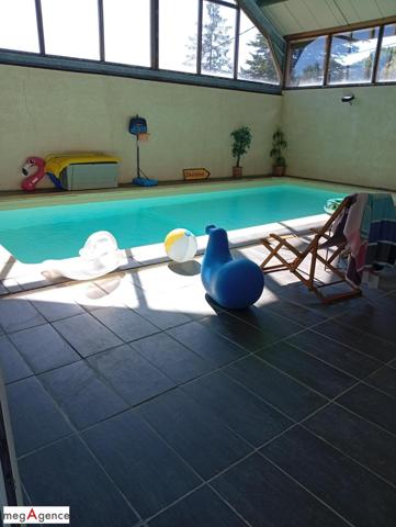 Maison à CUSSET, 03300 - 9 pièces 322m²