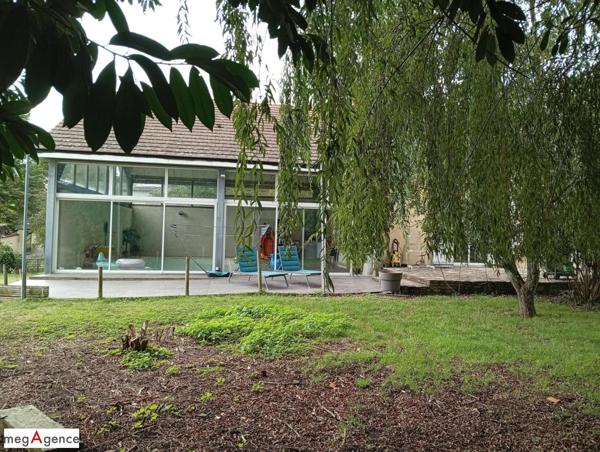 Maison à CUSSET, 03300 - 9 pièces 322m²