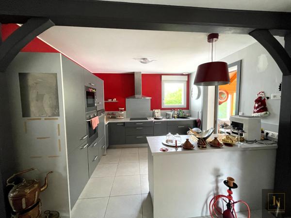 Maison
                                                                                                                                                                                                                                                                                                                        6 pièce(s)                                                                                                                                                                                                          4 chambre(s)                                                                                                                                                                                                          150  m²