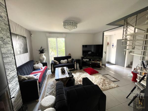 Maison
                                                                                                                                                                                                                                                                                                                        6 pièce(s)                                                                                                                                                                                                          4 chambre(s)                                                                                                                                                                                                          150  m²