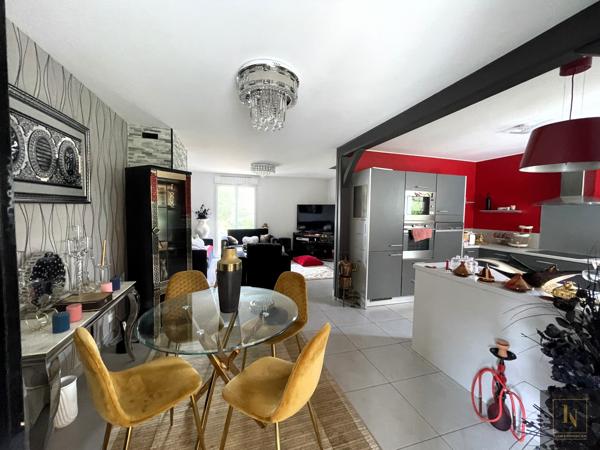 Maison
                                                                                                                                                                                                                                                                                                                        6 pièce(s)                                                                                                                                                                                                          4 chambre(s)                                                                                                                                                                                                          150  m²
