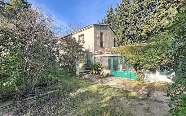 Maison à vendre    9 pièces • 219 m2 Villeneuve-lès-Avignon