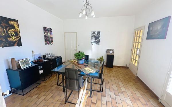 Maison à vendre    9 pièces • 219 m2 Villeneuve-lès-Avignon