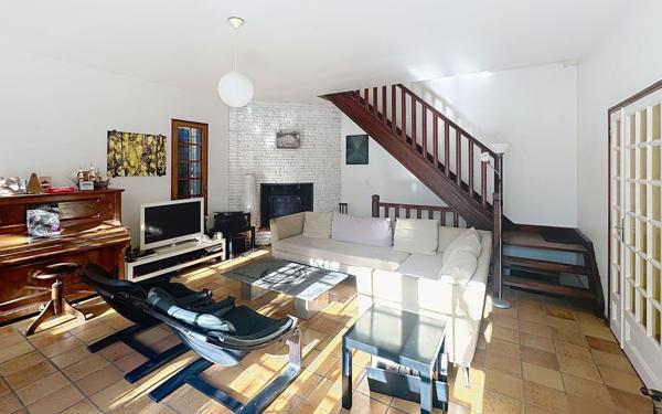 Maison à vendre    9 pièces • 219 m2 Villeneuve-lès-Avignon