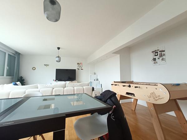 Appartement Tours avec terrasse et parking