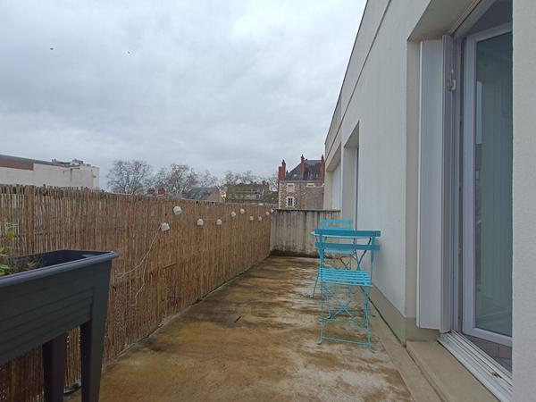 Appartement Tours avec terrasse et parking