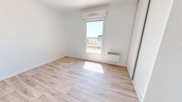 Caen -  F5  en  dernier étage avec terrasse de 28m2 et double stationnement en sous-sol