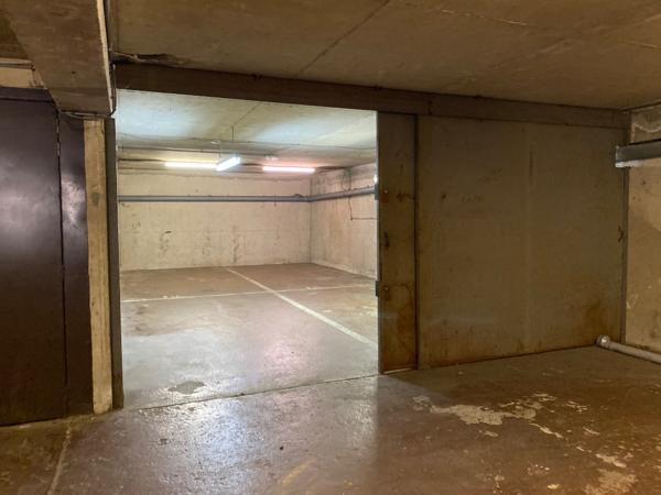 BOX pour Parking ou Stockage_ Surface d'environ 55 m².