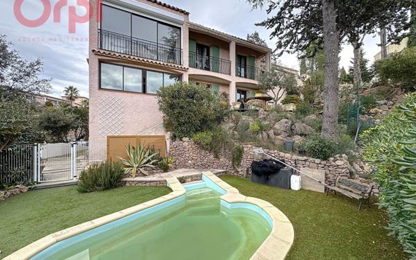 Maison à vendre    8 pièces • 146 m2 Fréjus