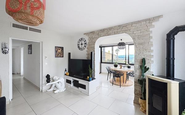 Maison à vendre    8 pièces • 146 m2 Fréjus