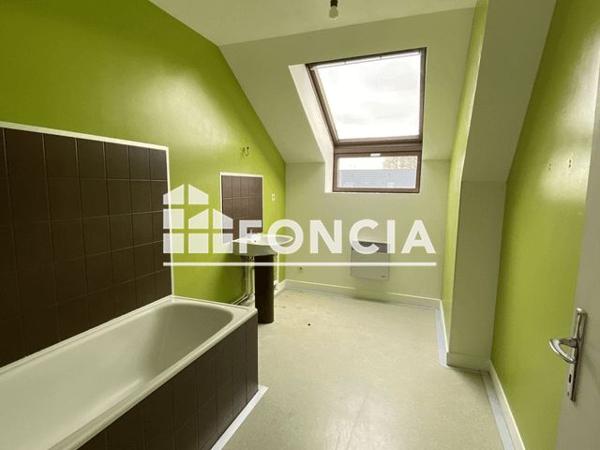 Location Appartement 4 pièces 110.83 m² - 8 RUE MAURICE AMEIL Wadelincourt 08200