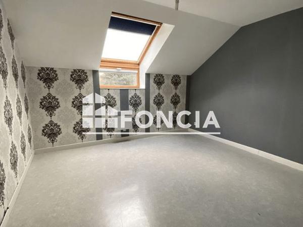 Location Appartement 4 pièces 110.83 m² - 8 RUE MAURICE AMEIL Wadelincourt 08200