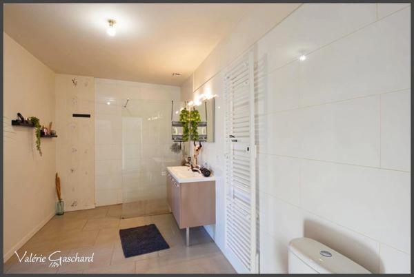 Immeuble à vendre Proche de COUTRAS (33)