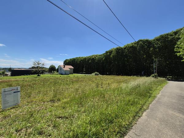 À vendre - Terrain projet construction 1758 m² situé à Pouillon (40350)