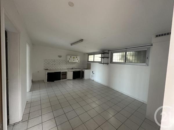 Immeuble à vendre  194 m2 ST DENIS - 974