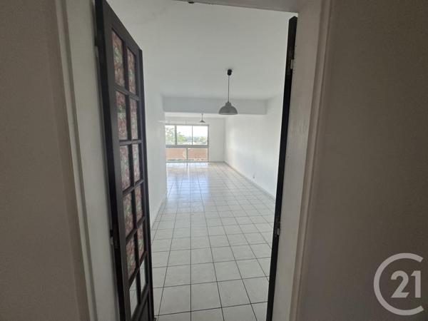 Immeuble à vendre  194 m2 ST DENIS - 974