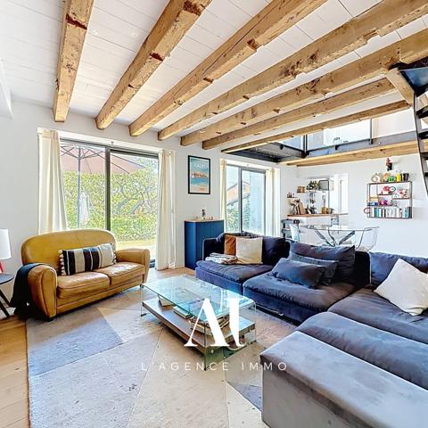 Maison de ville de 128 m² avec terrasse de 70 m² sans vis-à-vis, jardin et garage – Péron 01630