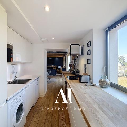 Maison de ville de 128 m² avec terrasse de 70 m² sans vis-à-vis, jardin et garage – Péron 01630