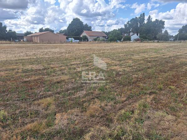 Terrain à 10 minutes de Montpon Ménestérol 2494 m2.