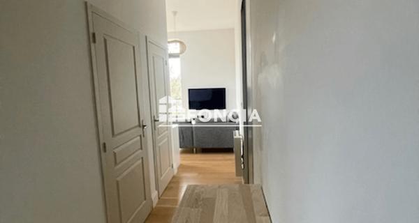 Location Appartement meublé 2 pièces 42.15 m² - Champagne-au-mont-d'or 69410