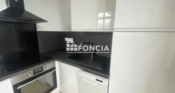 Location Appartement meublé 2 pièces 42.15 m² - Champagne-au-mont-d'or 69410