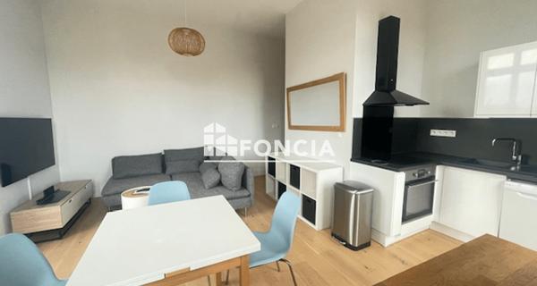Location Appartement meublé 2 pièces 42.15 m² - Champagne-au-mont-d'or 69410