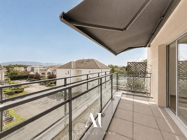 Appartement T3 en dernier étage avec une grande terrasse filante de 19 m2 , climatisation, parking souterrain, cave et vue dégagée, 01210 FERNEY-VOLTAIRE
