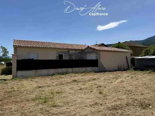 Maison de plain-pied récente – 81 m² – 3 chambres – Garage - Châteauneuf-de-Chabre (05)