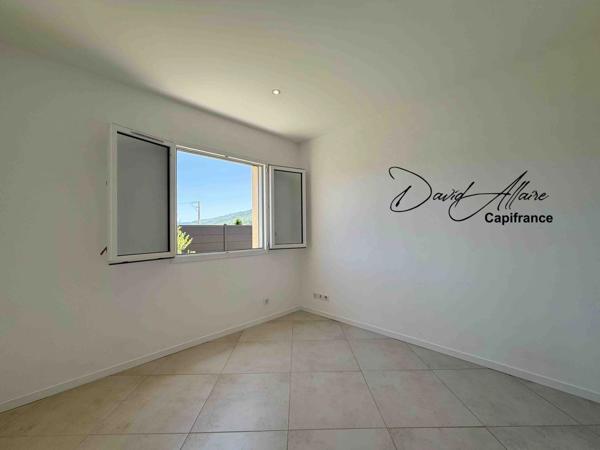 Maison de plain-pied récente – 81 m² – 3 chambres – Garage - Châteauneuf-de-Chabre (05)