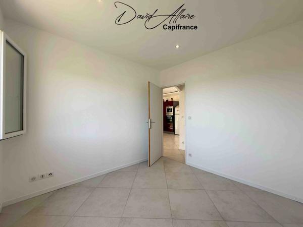 Maison de plain-pied récente – 81 m² – 3 chambres – Garage - Châteauneuf-de-Chabre (05)