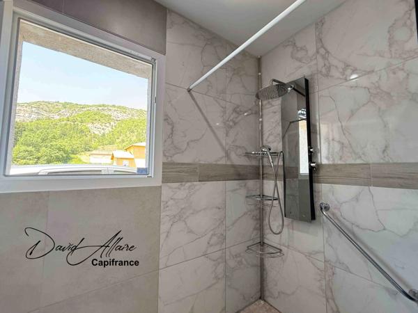Maison de plain-pied récente – 81 m² – 3 chambres – Garage - Châteauneuf-de-Chabre (05)