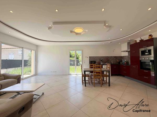Maison de plain-pied récente – 81 m² – 3 chambres – Garage - Châteauneuf-de-Chabre (05)