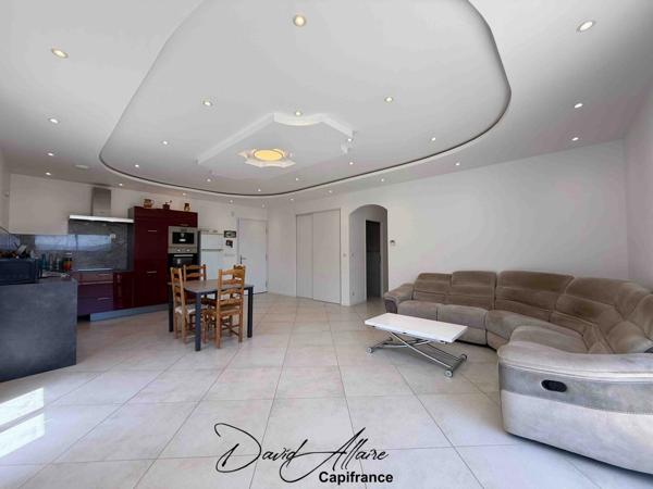 Maison de plain-pied récente – 81 m² – 3 chambres – Garage - Châteauneuf-de-Chabre (05)