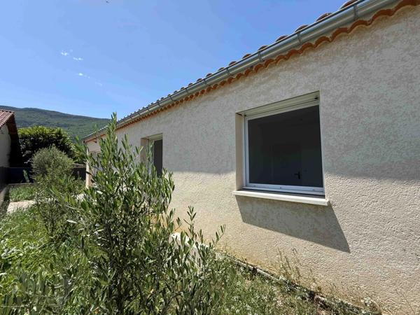 Maison de plain-pied récente – 81 m² – 3 chambres – Garage - Châteauneuf-de-Chabre (05)