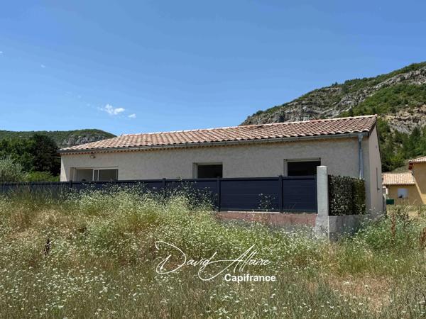 Maison de plain-pied récente – 81 m² – 3 chambres – Garage - Châteauneuf-de-Chabre (05)