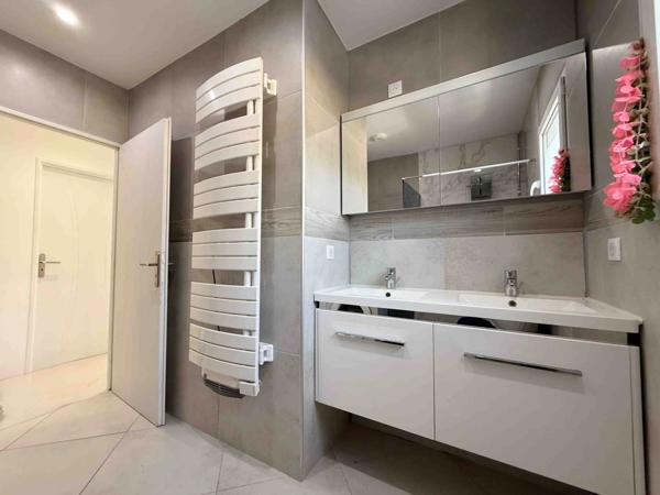 Maison de plain-pied récente – 81 m² – 3 chambres – Garage - Châteauneuf-de-Chabre (05)