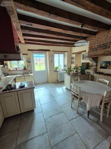 Grande propriété à vendre à Saint-Denis-de-Jouhet dans l'Indre (36230), ref : CG/358