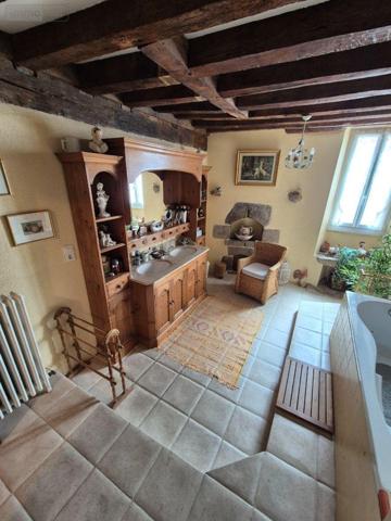 Grande propriété à vendre à Saint-Denis-de-Jouhet dans l'Indre (36230), ref : CG/358