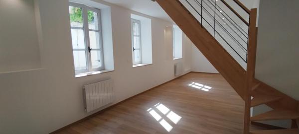 21200 BEAUNE - Appartement en Duplex 3 pièces, 2 chambres 65.12 m2 - Hypercentre - + Grenier + cave
