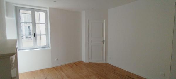 21200 BEAUNE - Appartement en Duplex 3 pièces, 2 chambres 65.12 m2 - Hypercentre - + Grenier + cave