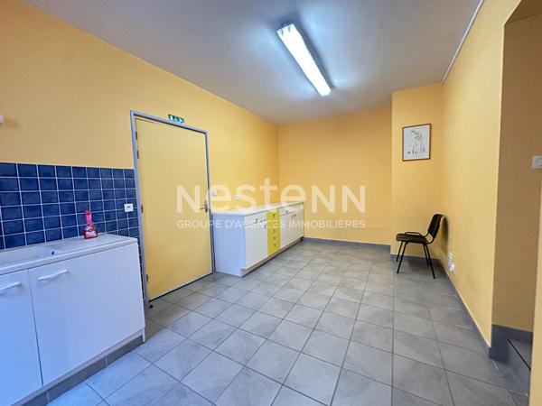 Maison de ville atypique 154m² dont espace indépendant de 58m² - garage et cour - Montval sur Loir centre