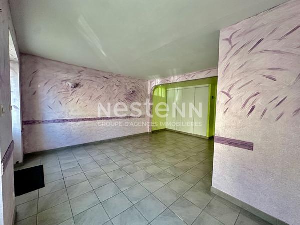 Maison de ville atypique 154m² dont espace indépendant de 58m² - garage et cour - Montval sur Loir centre