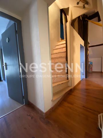 Maison de ville atypique 154m² dont espace indépendant de 58m² - garage et cour - Montval sur Loir centre