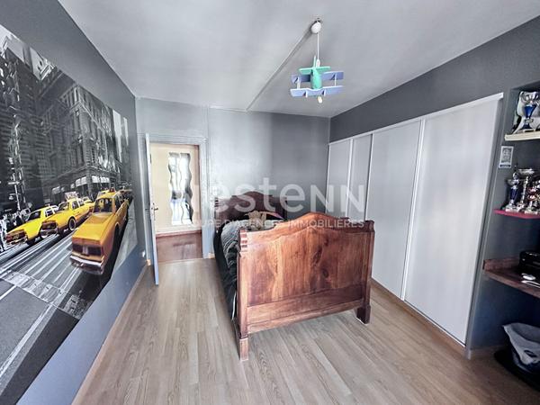 Maison de ville atypique 154m² dont espace indépendant de 58m² - garage et cour - Montval sur Loir centre