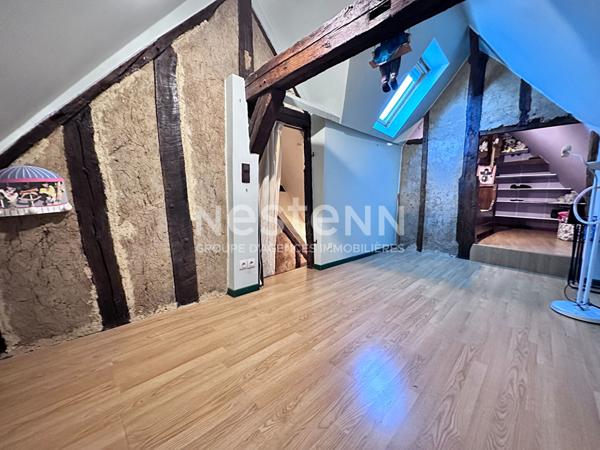 Maison de ville atypique 154m² dont espace indépendant de 58m² - garage et cour - Montval sur Loir centre