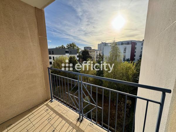 Appartement
         3 pièces
        - 89 m² Exclusivité 665 000 € *