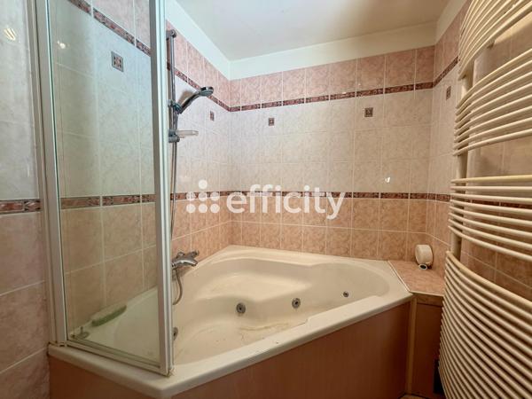Appartement
         3 pièces
        - 89 m² Exclusivité 665 000 € *