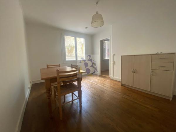 Vente appartement Angouleme (16000), 42.00m² avec 2 pièce(s) dont 1 chambre(s). Agence Allard Brimeaud