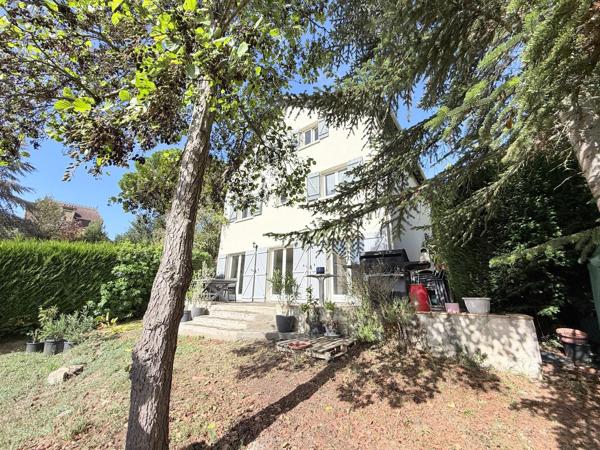 Maison
         9 pièces
        - 160 m² Exclusivité 319 000 € *