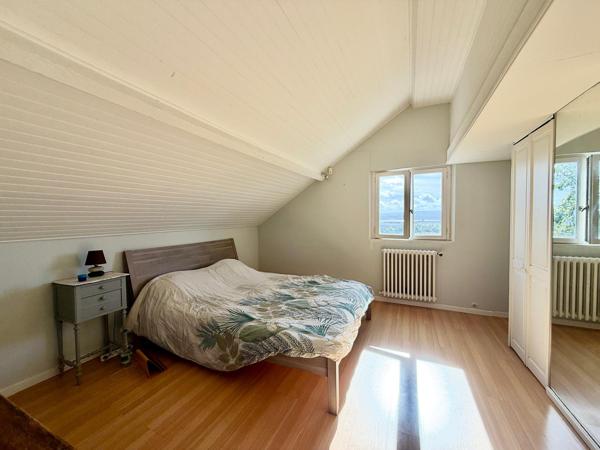 Maison
         9 pièces
        - 160 m² Exclusivité 319 000 € *